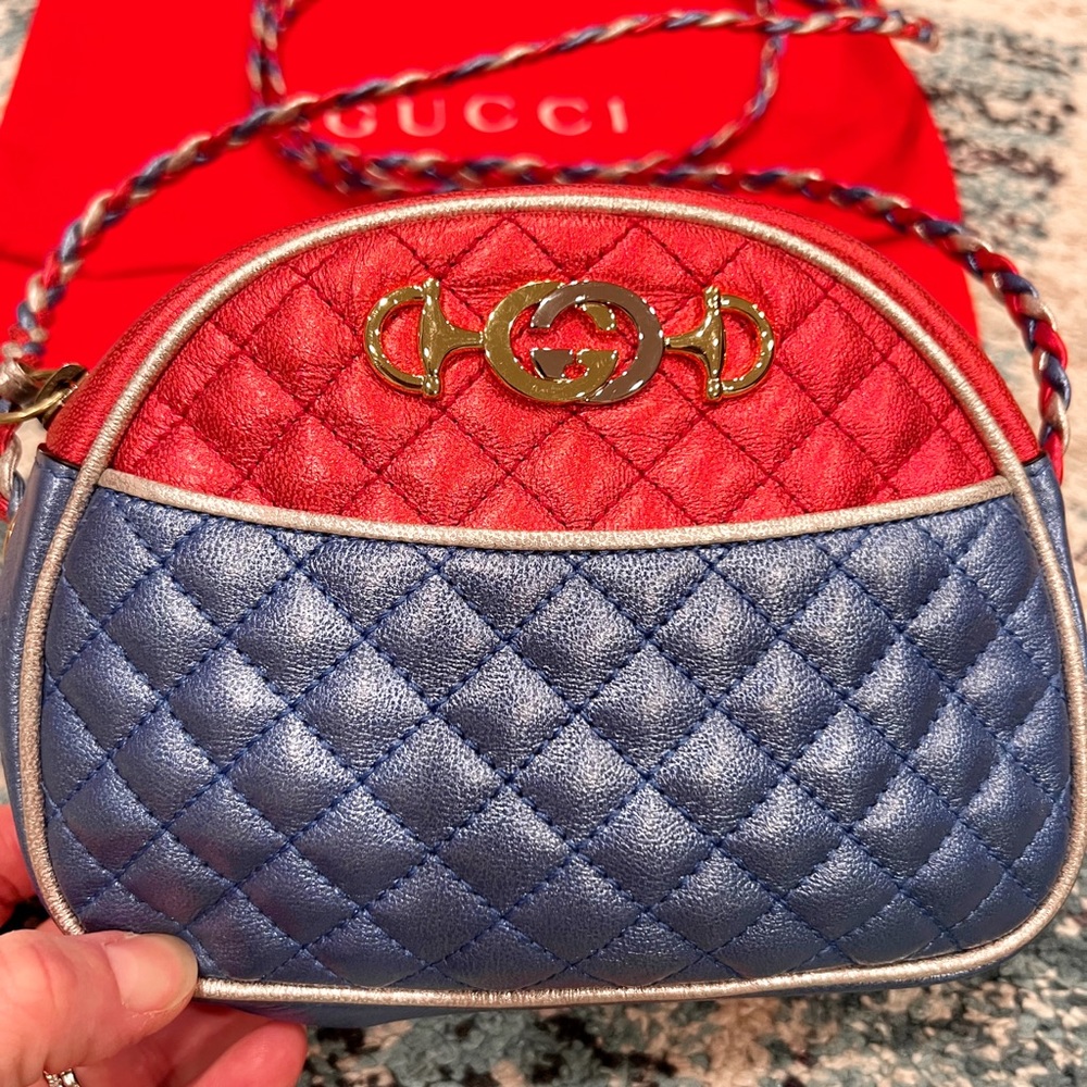 SOLD🚫Gucci trapuntata camera crossbody shoulder blue red quilted bag - Picture 5 of 15